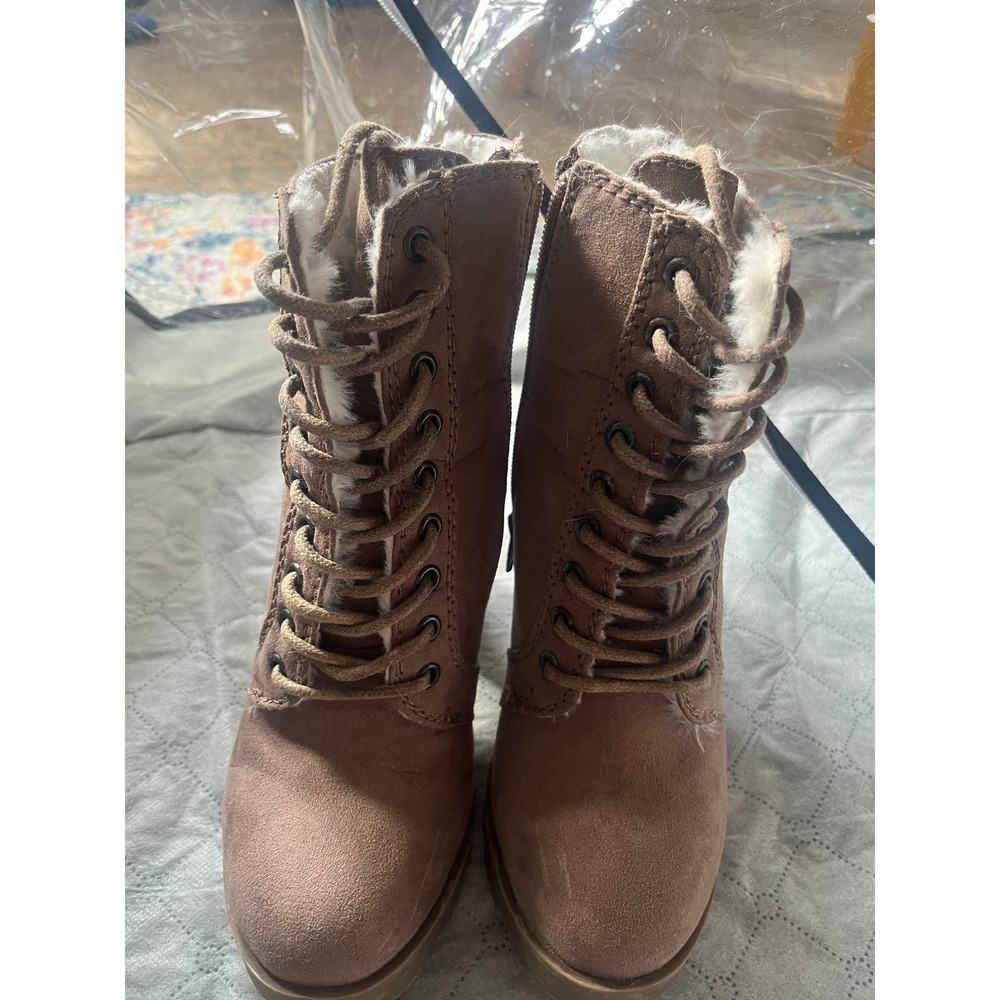 Bamboo Booties Size 5.5 - Picture 2 of 4
